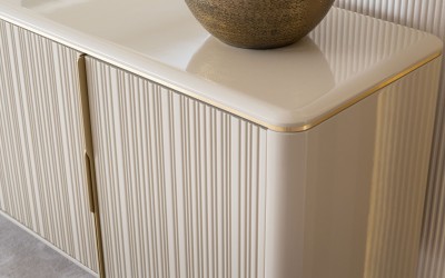 Massimo Konsol ve Ayna