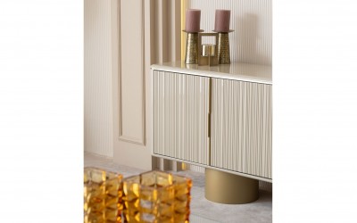 Massimo Konsol ve Ayna