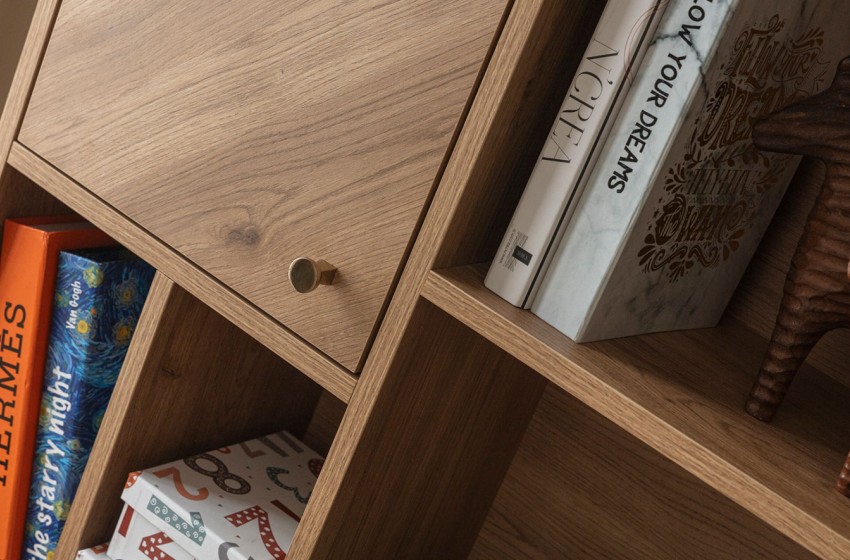 Mona Bazalı Genç Odası  Mona Bazalı Genç Odası