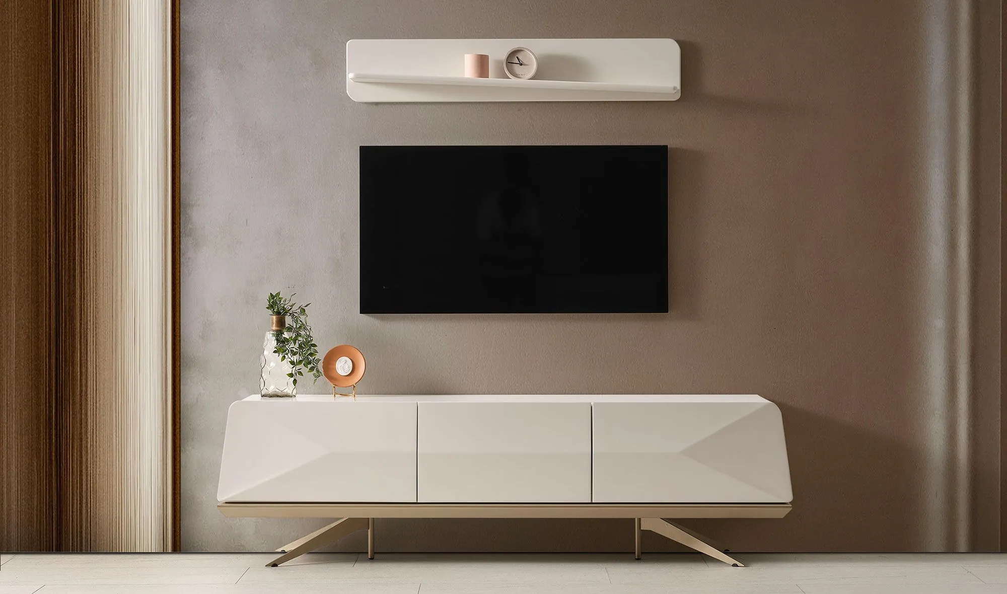 Gucci Tv Ünitesi